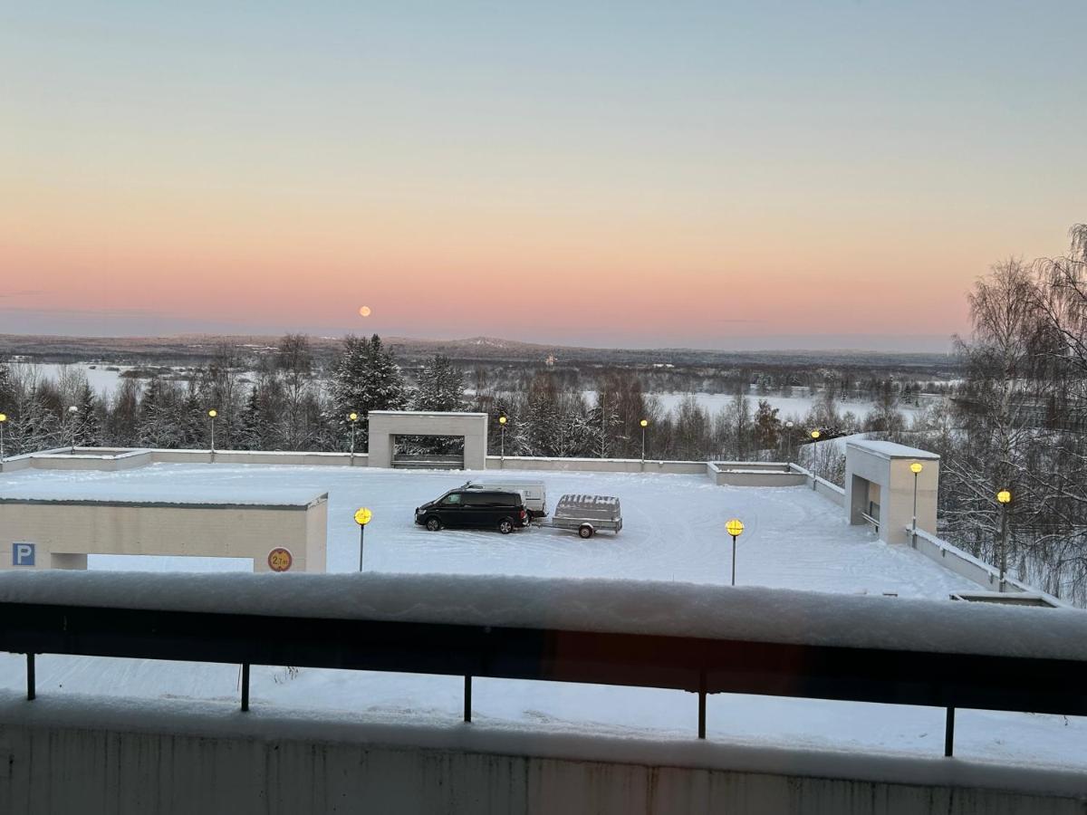 Appartement Keskustan Tilava Kaksio à Rovaniemi Extérieur photo